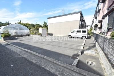 【駐車場】 | レオパレスヴィヴァーチェ青山