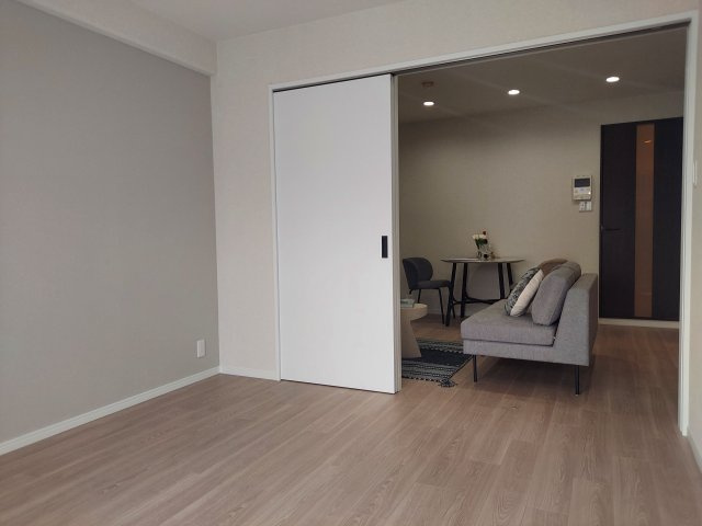 エンゼルハイム宝塚第5の洋室|洋室約6.8帖