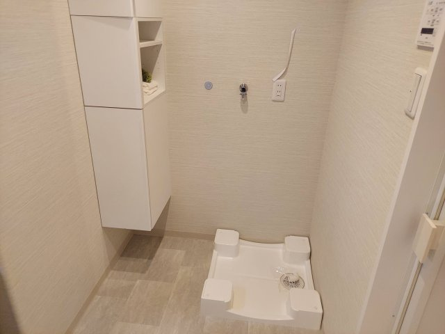 エンゼルハイム宝塚第5の洗面所|洗濯機置場