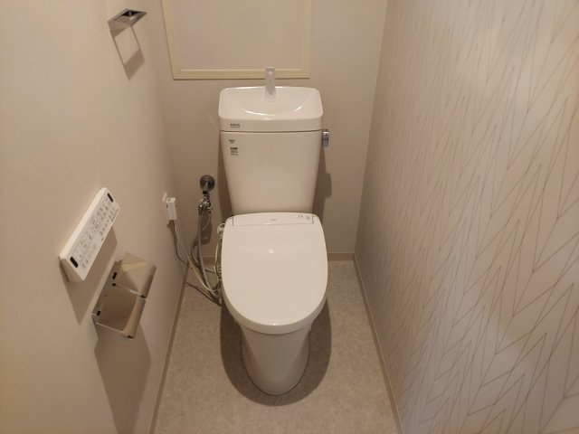 エンゼルハイム宝塚第5のトイレ|温水洗浄便座付き