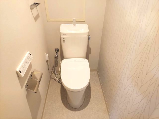 エンゼルハイム宝塚第5のトイレ|温水洗浄便座付き