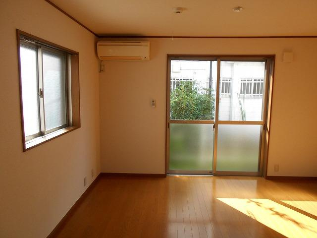 モトハウスの居間・リビング