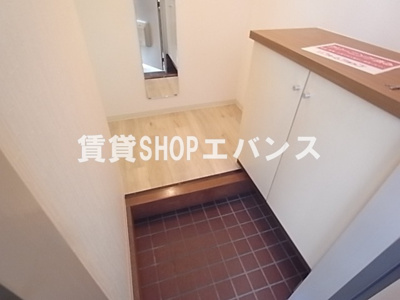 【玄関】 | スタディオルイ | シューズボックス付きの玄関。靴がたくさんしまえます。