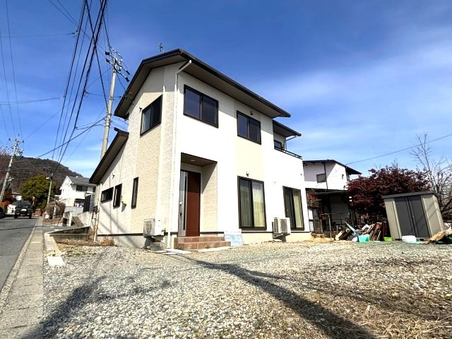 中古戸建　長野市大字安茂里の前面道路含む現地写真