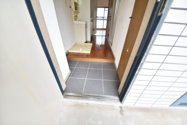 エスティージュンの玄関