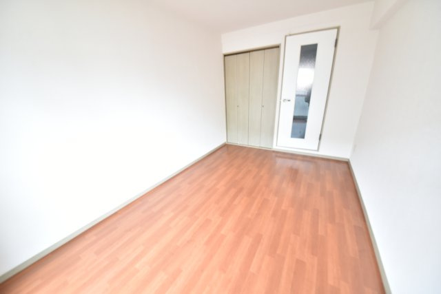 エスティージュンの居間・リビング