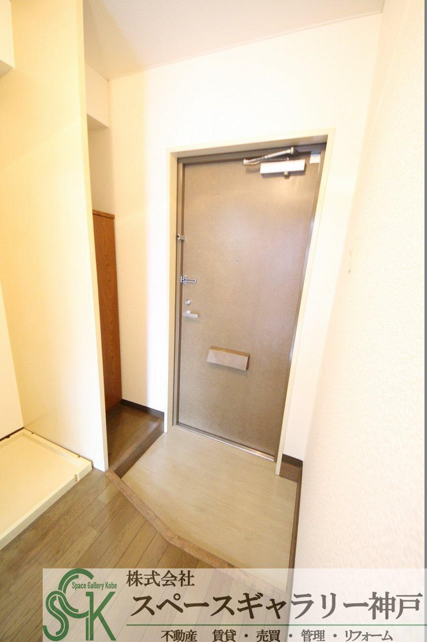ルミエール明石の玄関|※お部屋により仕様が異なる可能性があります。