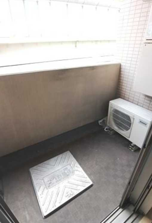 スペーシア三軒茶屋弐番館　駅近　ペット相談可　礼金０のバルコニー