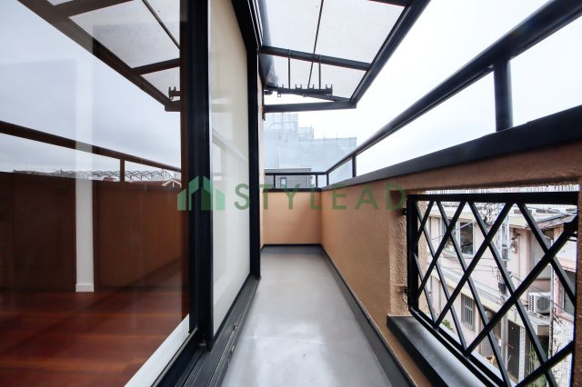 【バルコニー】