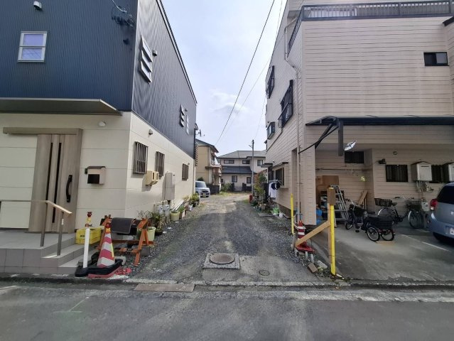 売中古戸建　静岡市葵区上足洗３丁目の前面道路含む現地写真