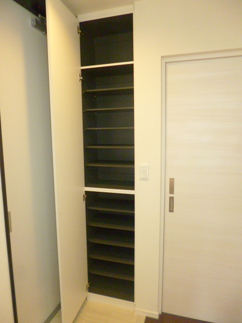 アクシス池袋本町の玄関|★シューズＢＯＸ★