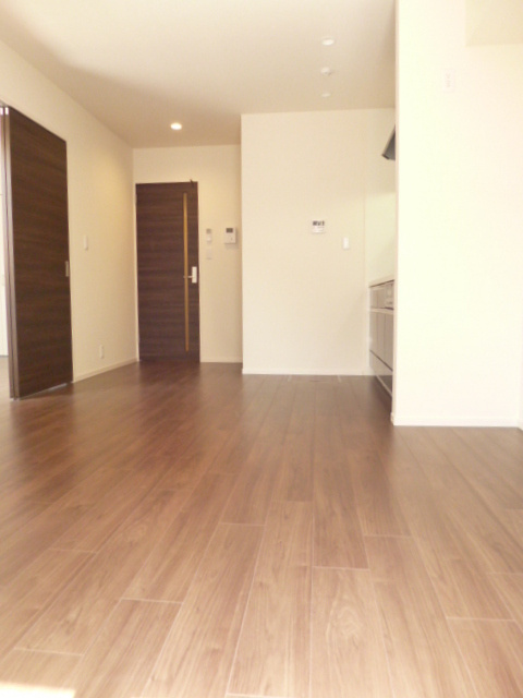 アクシス池袋本町の居間・リビング|★明るいフローリングのお部屋です★