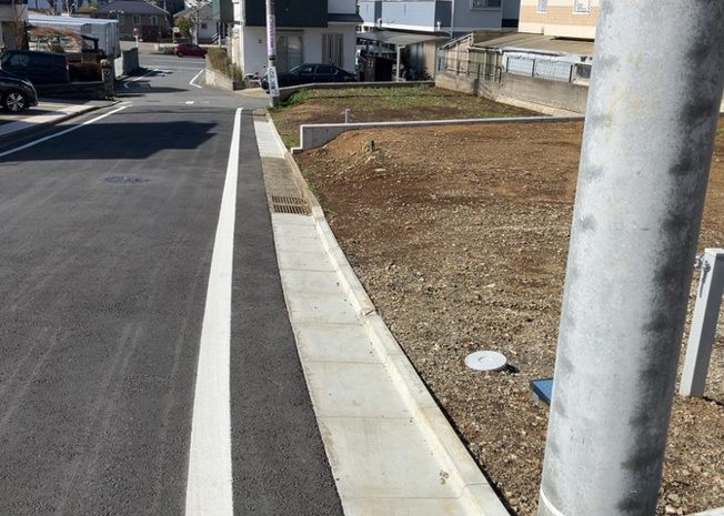 【外観】 | 物件の詳細については、現地を見てわかること以外に、役所や法務局などで調べないとわからないことがあります。そのため、現地に行く場合は、もしこの物件を買ったらどのような生活ができるかをイメージしましょう。