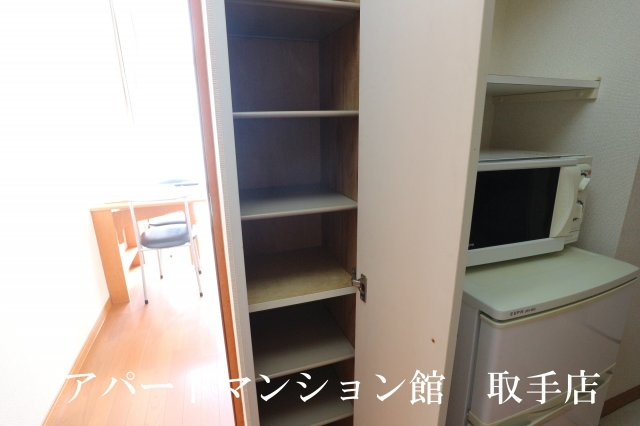 レオパレスクレストの収納