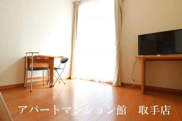 レオパレスクレストの居間・リビング|画像3