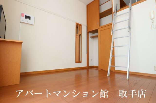 レオパレスクレストの居間・リビング|画像6