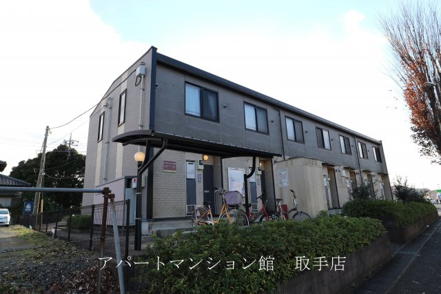 レオパレスフェリーチェ南新木の外観