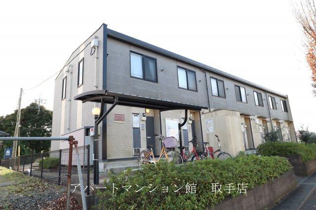 レオパレスフェリーチェ南新木の外観