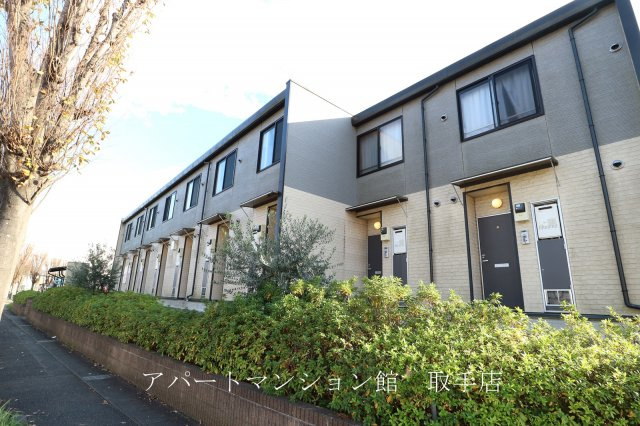 レオパレスフェリーチェ南新木の外観