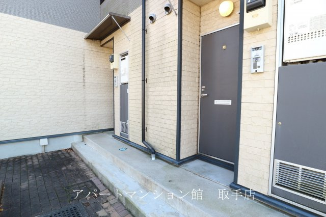 レオパレスフェリーチェ南新木の玄関