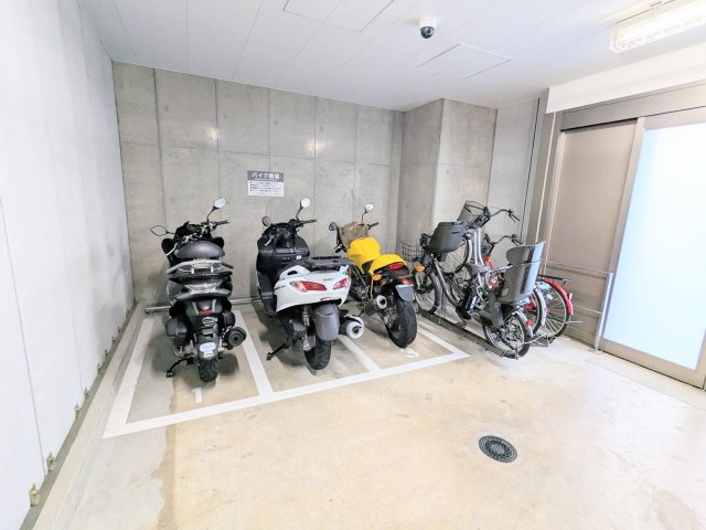 シティハウス新御徒町ステーションコートのその他共用部分|～バイク置き場 写真～