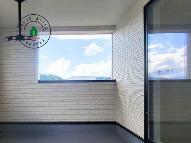 糟屋郡篠栗町田中3丁目第3-2棟（1号棟）の外観：施工例|バルコニーに自分のこだわりをもたせる。120％自由自在のバルコニー。もちろんお洗濯物を干す、ゴミを一時保管するなどもおまかせください。バルコニーを多目的スペースとして考えてみましょう。