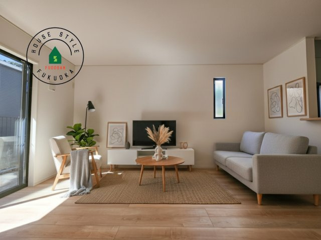 糟屋郡篠栗町田中3丁目第3-2棟（1号棟）の内観：施工例|明るく開放的なリビングダイニングは豊かな陽光が注ぎ込み、やすらぎの空間を演出してくれます。ご家族で楽しいひとときをお過ごし下さい。※家具はCGを合成したものです。