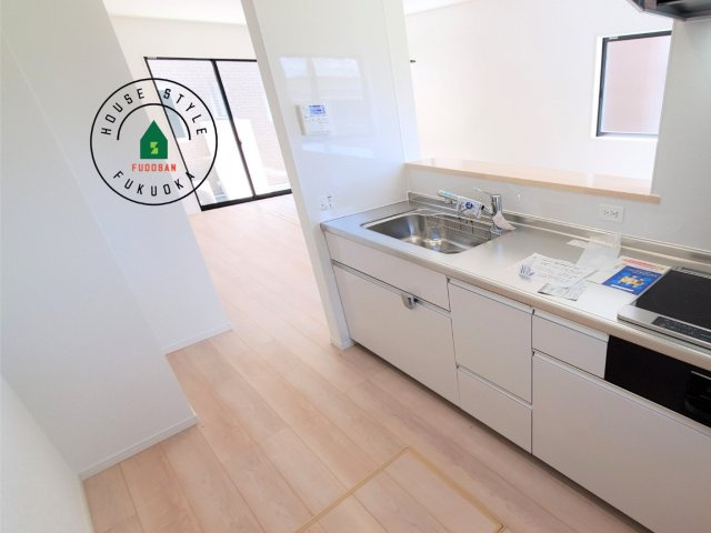 糟屋郡篠栗町田中3丁目第3-2棟（1号棟）の内観：施工例|忙しい朝でも家族揃って食事をしたいゆとりあるダイニングスペース。