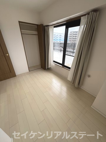 ライオンズマンション古淵第２　５階部分の和室|アクセントクロスがあり、お洒落な和室です