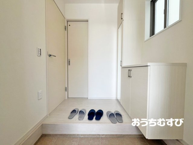春日井市下津町2期(全2棟)の玄関