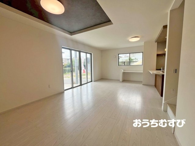 春日井市下津町2期(全2棟)の居間・リビング