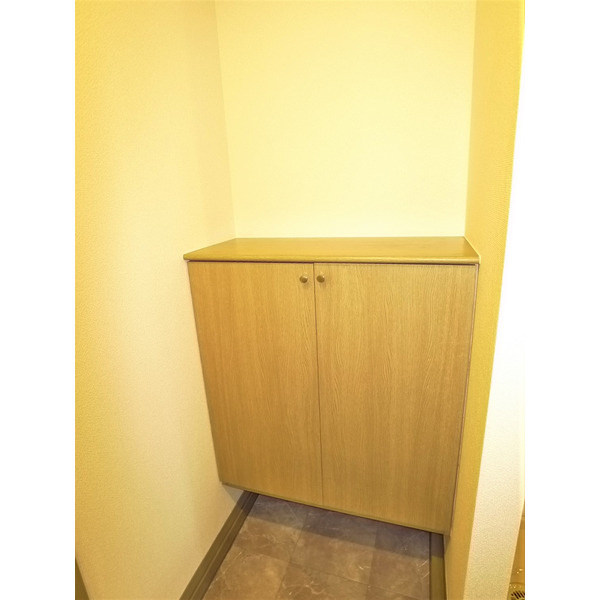 リヴェール検見川の玄関