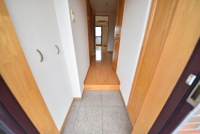 est brick kokusai dai maeの玄関