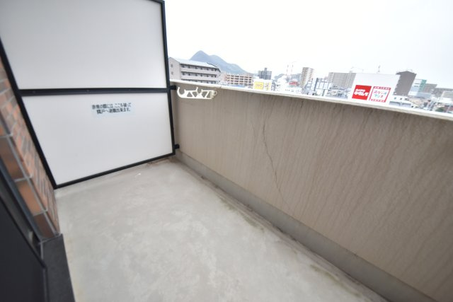 est brick kokusai dai maeのバルコニー