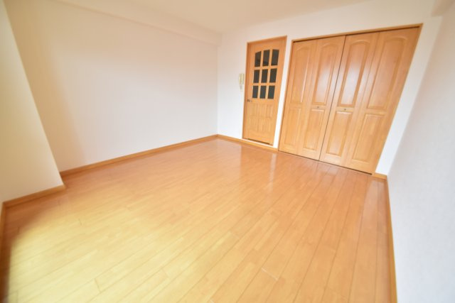 est brick kokusai dai maeの居間・リビング