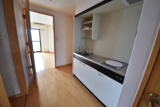 est brick kokusai dai maeの内装