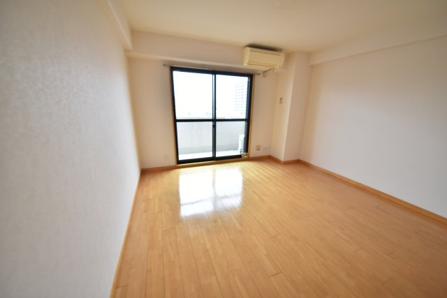 est brick kokusai dai maeの居間・リビング