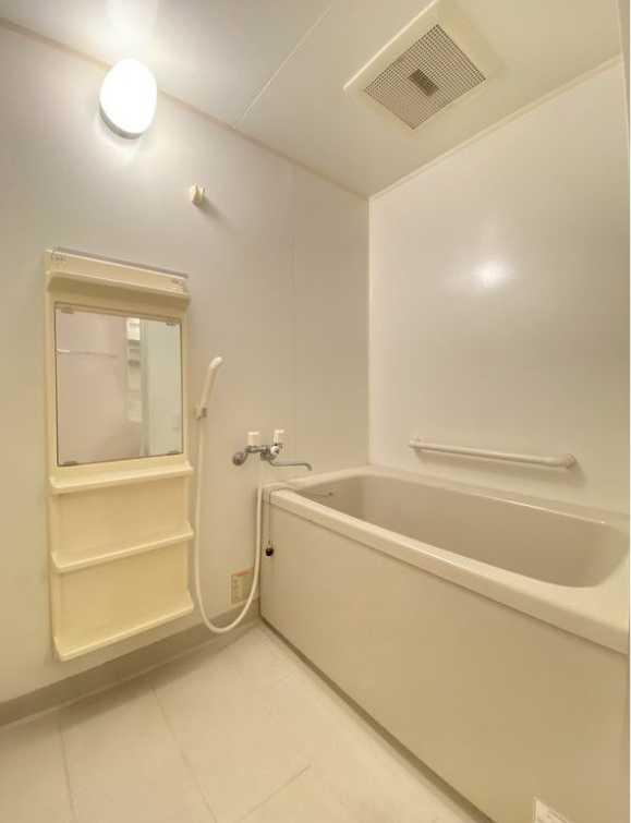 ソリッド大橋　駅近　角部屋　オートロックの浴室