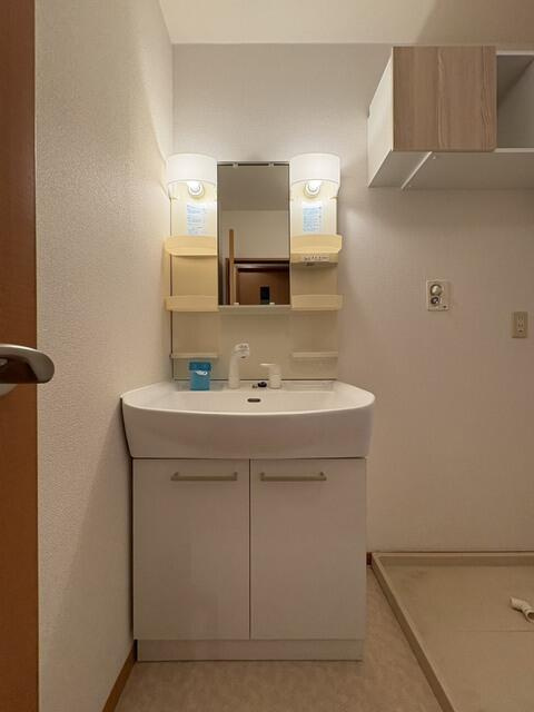 町田市真光寺２丁目のテラスの洗面所