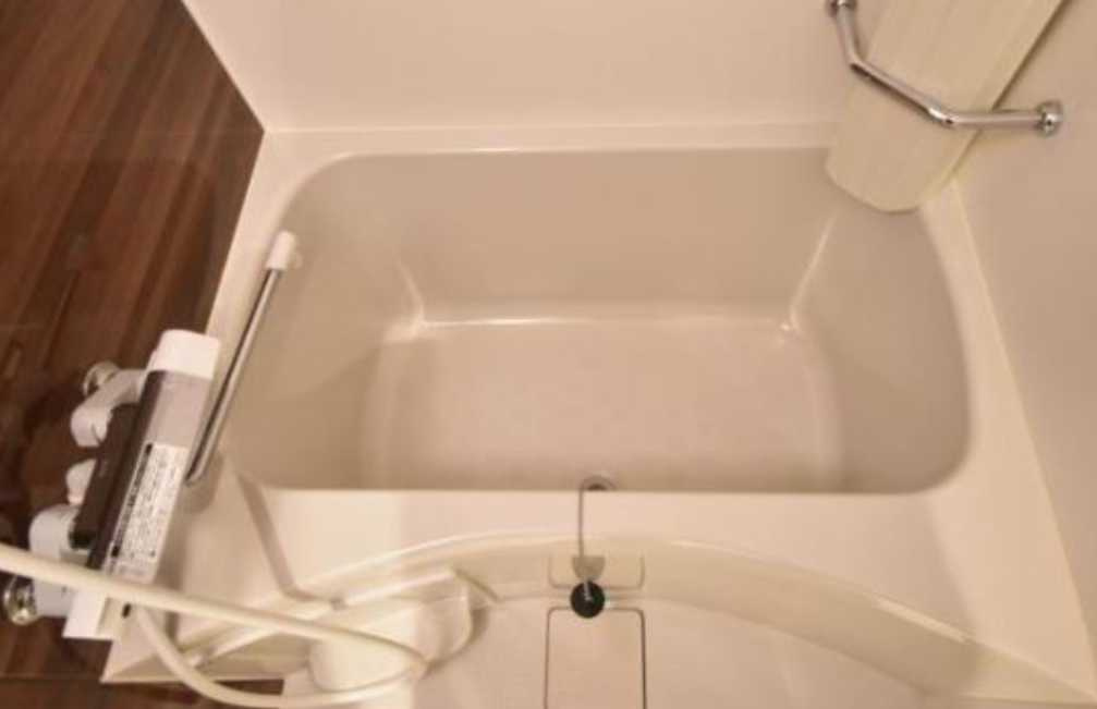 ウェルスクエアイズム三軒茶屋SOUTH　敷金0　ネット無料　オートロックの浴室