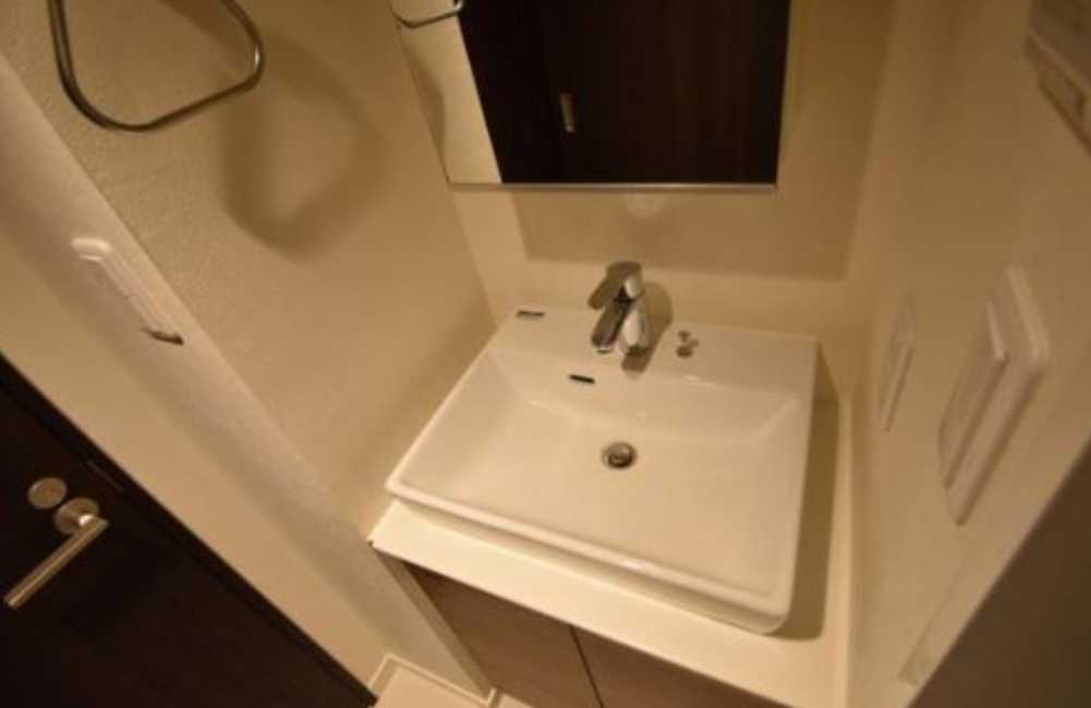 ウェルスクエアイズム三軒茶屋SOUTH　敷金0　ネット無料　オートロックの洗面所