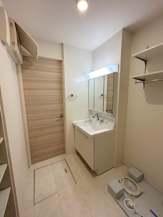 調布市国領町５丁目のアパートの洗面所