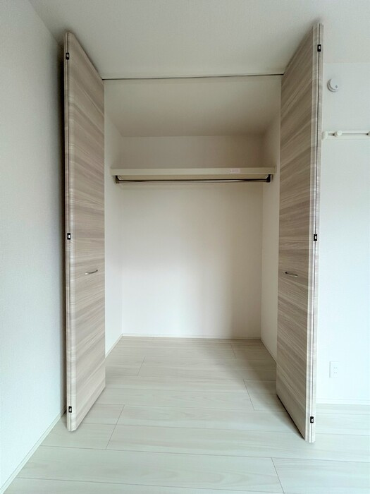 調布市国領町５丁目のアパートの収納