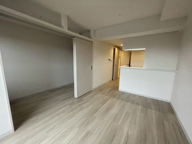 Alivis Shimo-Shinjo SoL TERRACEの居間・リビング