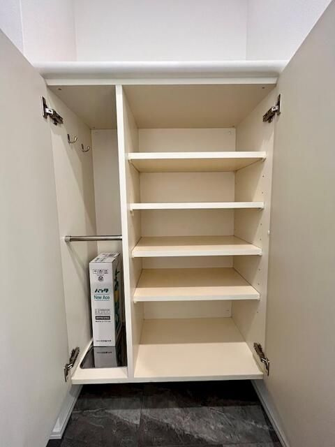レジディア神田東の収納