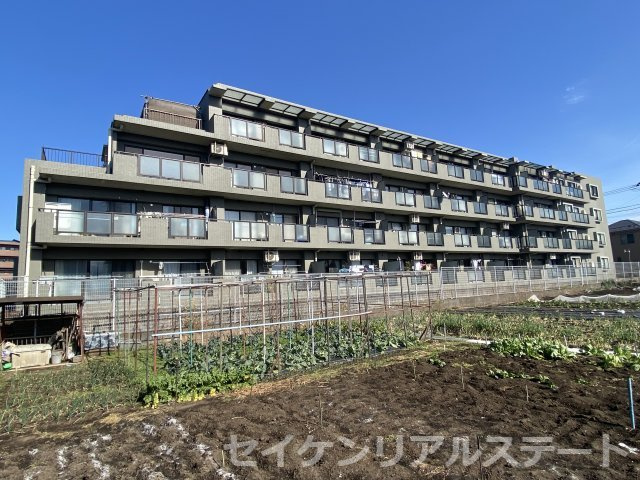 コンセリオ古淵の外観|南側、生産緑地につき陽当たり良好です