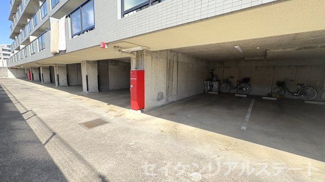 コンセリオ古淵の駐車場