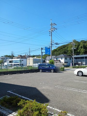 エンブレムⅡの駐車場|駐車場があるので、車を買う予定の方も安心です
