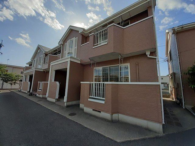 エンブレムⅡの外観|落ち着いた雰囲気の外観です