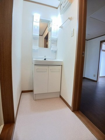 エンブレムⅡの洗面所|スペースが確保できる洗面所です
